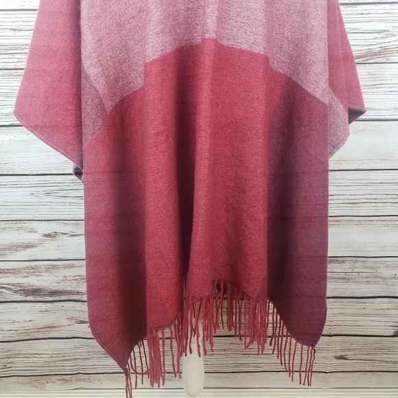 Woolrich Red Fringed Poncho Wrap Cape - Picture 6 of 10